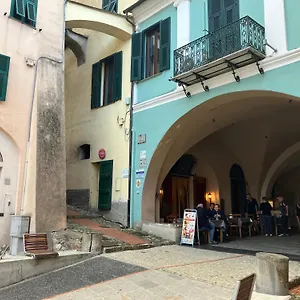 Beautifully Restored Romantic In The Centre Of Historic Appartamento
